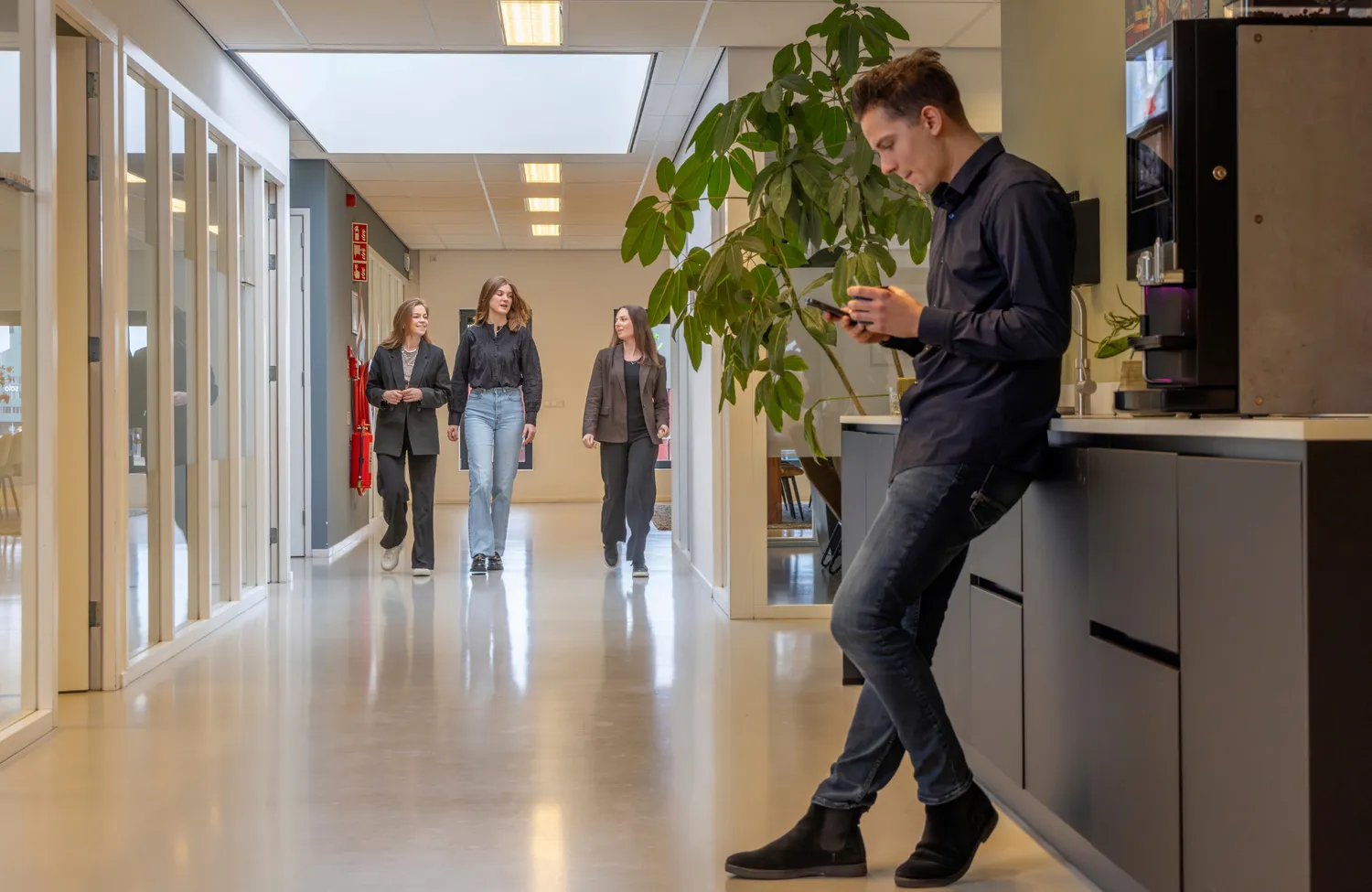 Ontdek waarom professionals kiezen voor werken bij Werkmandejong. Ontdek, ontwikkel, overtref.
